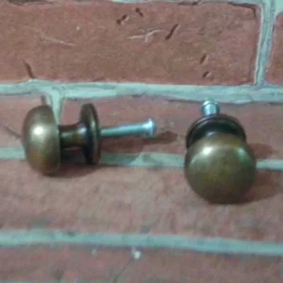 ปุ่มจับบานตู้ทองเหลือง