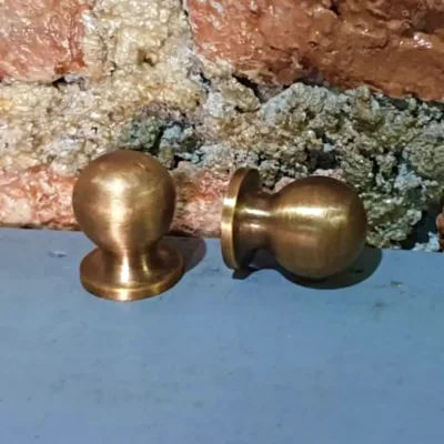 ปุ่มจับบานตู้ทองเหลือง