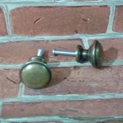 ปุ่มจับบานตู้ทองเหลือง