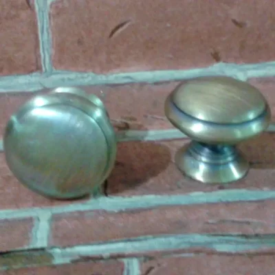 ปุ่มจับบานตู้ทองเหลือง