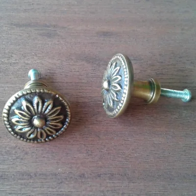 ปุ่มจับบานตู้ทองเหลือง