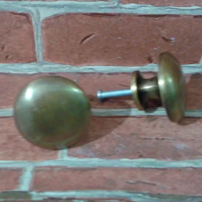 ปุ่มจับบานตู้ทองเหลือง