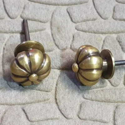 ปุ่มจับบานตู้ทองเหลือง