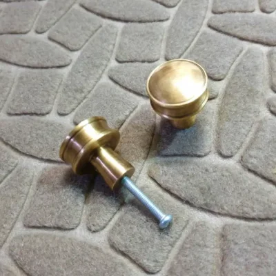 ปุ่มจับบานตู้ทองเหลือง