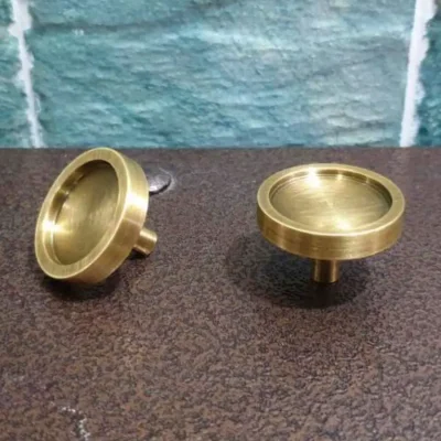 ปุ่มจับบานตู้ทองเหลือง