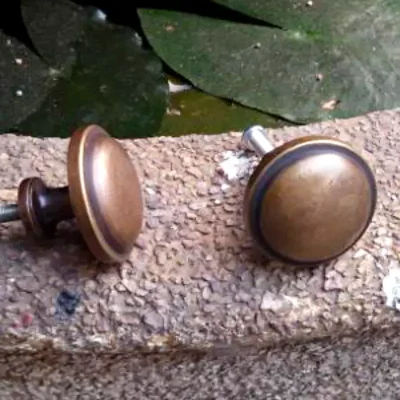 ปุ่มจับบานตู้ทองเหลือง