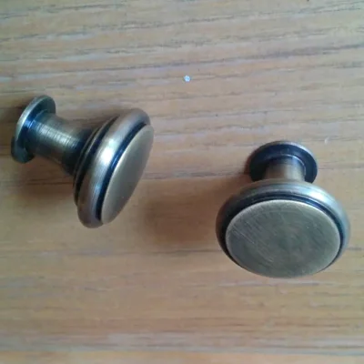 ปุ่มจับบานตู้ทองเหลือง