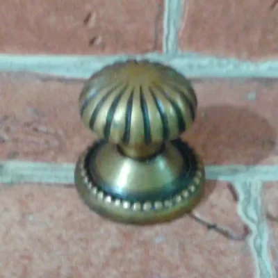 ปุ่มจับบานตู้ทองเหลือง