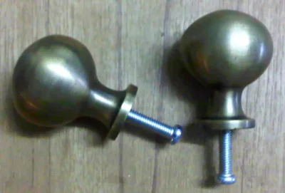 ปุ่มจับบานตู้ทองเหลือง