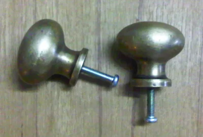 ปุ่มจับบานตู้ทองเหลือง