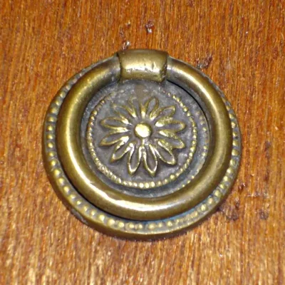 มือดึงบานตู้ทองเหลืองแบบมีห่วง