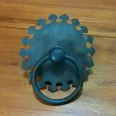 มือจับประตูทองเหลืองแบบมีห่วง