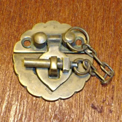 กลอนล็อกทองเหลืองโบราณ