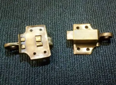 กลอนสปริงทองเหลืองโบราณ