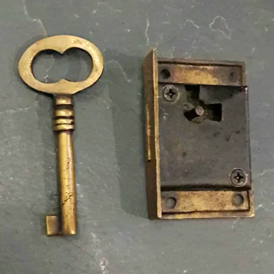 กุญแจทองเหลือง แบบฝัง