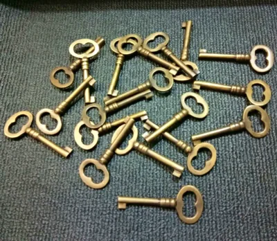 ดอกกุญแจทองเหลืองบราณ