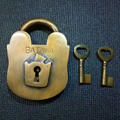 กุญแจทองเหลืองโบราณ