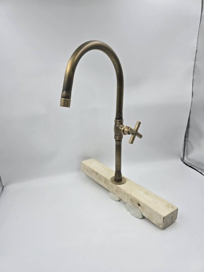 ก๊อกน้ำทองเหลืองแท้ BS02