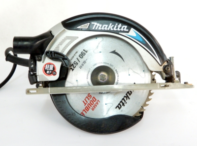 MAKITA เครื่องเลื่อยไฟฟ้า รุ่น 5838CBA (Obsolete)