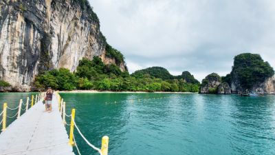 Hong Islands by speed boat