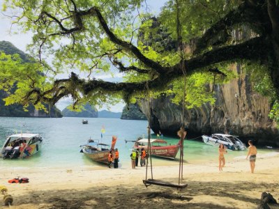 Hong Islands by speed boat