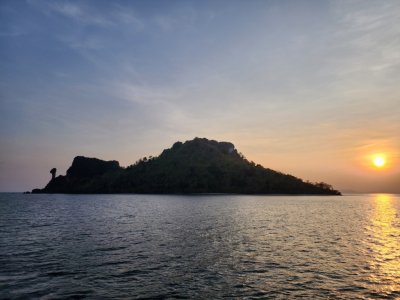 7 Islands + Sunset tour with BBQ dinner by speedboat