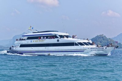 Ferry Boat Transfers: Route from Tonsai Pier, Phi Phi Island, Krabi