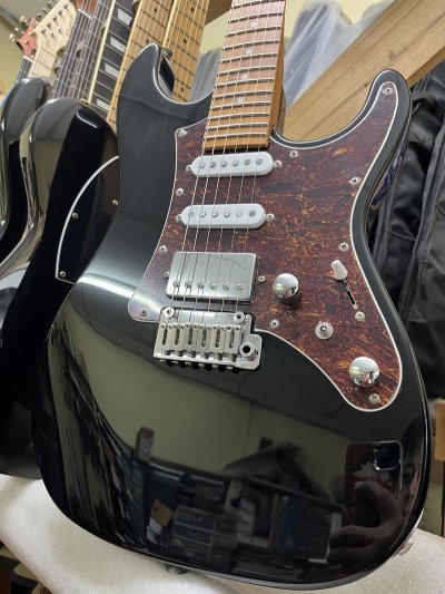 Corona Modern Plus SE Black