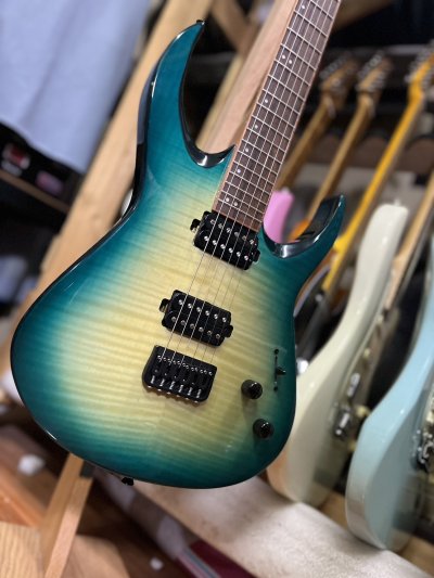 Drogo 6 Emerald Burst