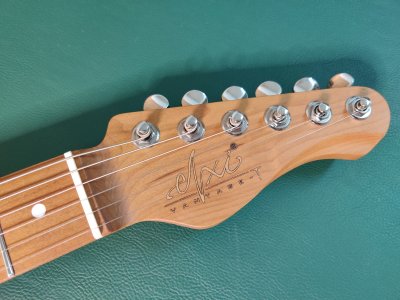 Enxi Guitar Tobacco no.071