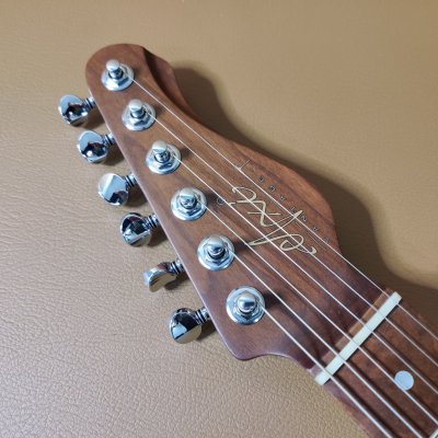 Enxi Guitar Tobacco no. 025