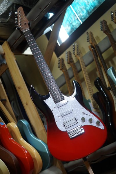 Gusteau Guitar GST01 Red to Black