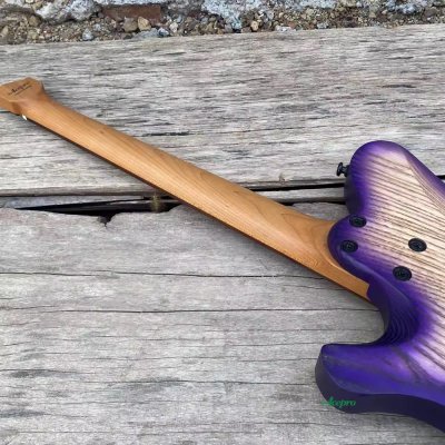 Rhea Roasted Ash Purple Burst HH