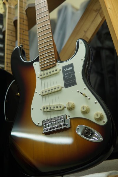 Saga Electric Gutiar : Dazzles