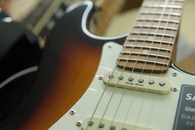 Saga Electric Gutiar : Dazzles