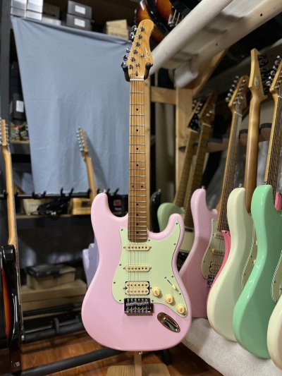 Smiger Guitar Pink