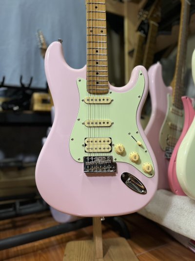 Smiger Guitar Pink