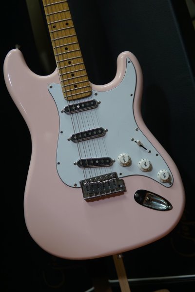 Smiger Guitar Pink with S-Tron