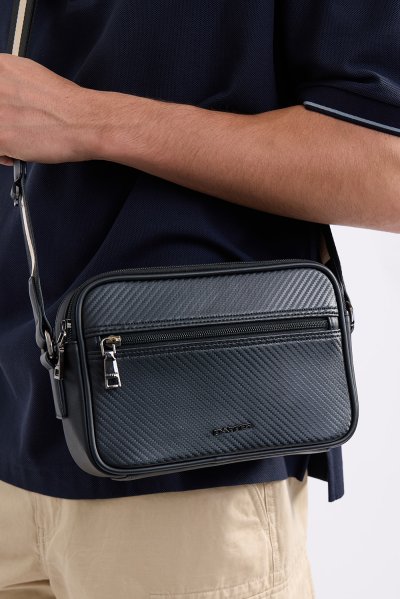 กระเป๋าสะพายข้าง Carbon Fiber Double-Zip Crossbody Bag
