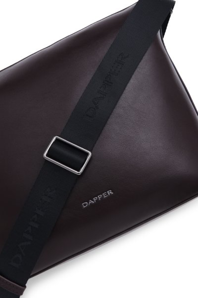 กระเป๋าสะพาย Zip Top Crossbody Bag - Brown