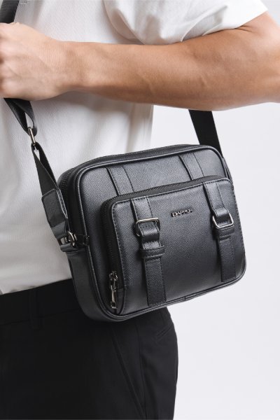 กระเป๋าสะพายข้าง Double Buckle Crossbody Bag - Black