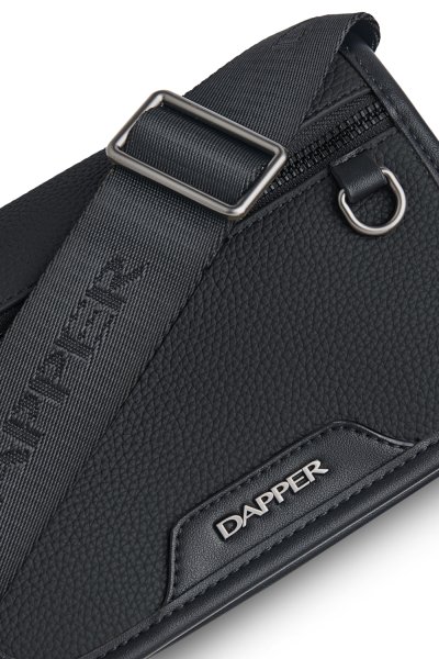 กระเป๋าสะพายข้าง Mini Flap Crossbody Bag - Black