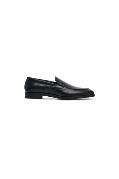 รองเท้าหนัง แบบสวม Apron Toe Loafers