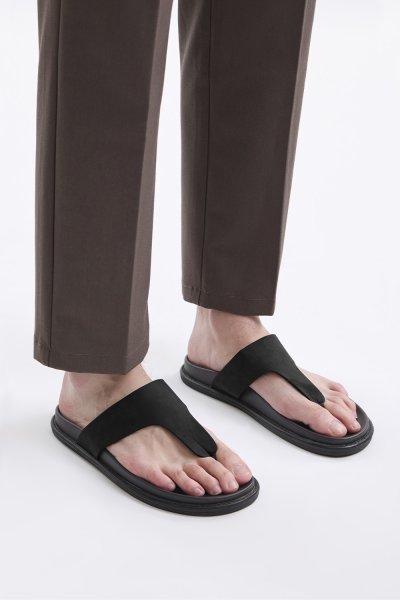 รองเท้าแตะแบบหนีบ Thong Sandals - Black
