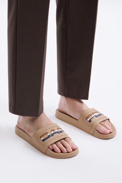 รองเท้าแตะแบบสวม DAPPER Colorblock Pool Slide Sandals – Beige