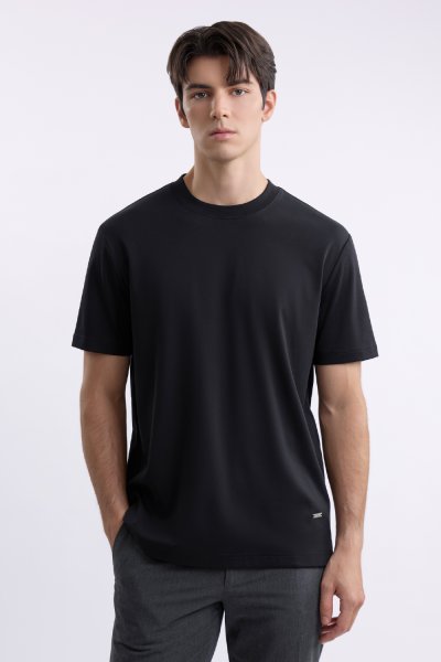 เสื้อยืด SMOOTH & STRETCH T-Shirt - Black