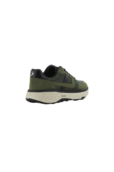 Grip Contrast Sneakers