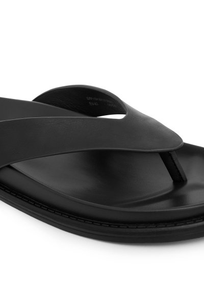 รองเท้าแตะ Essential Thong Sandals - Black