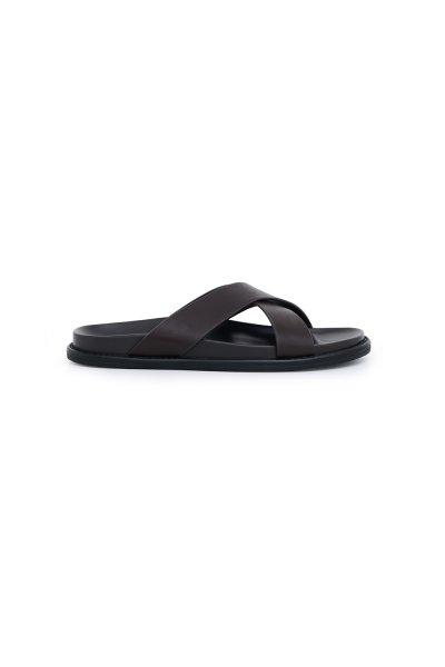 รองเท้าแตะ Essential Cross Strap Sandals - Brown