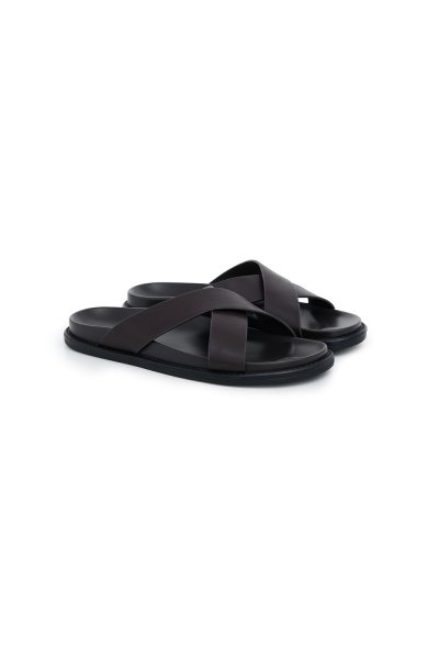 รองเท้าแตะ Essential Cross Strap Sandals - Brown